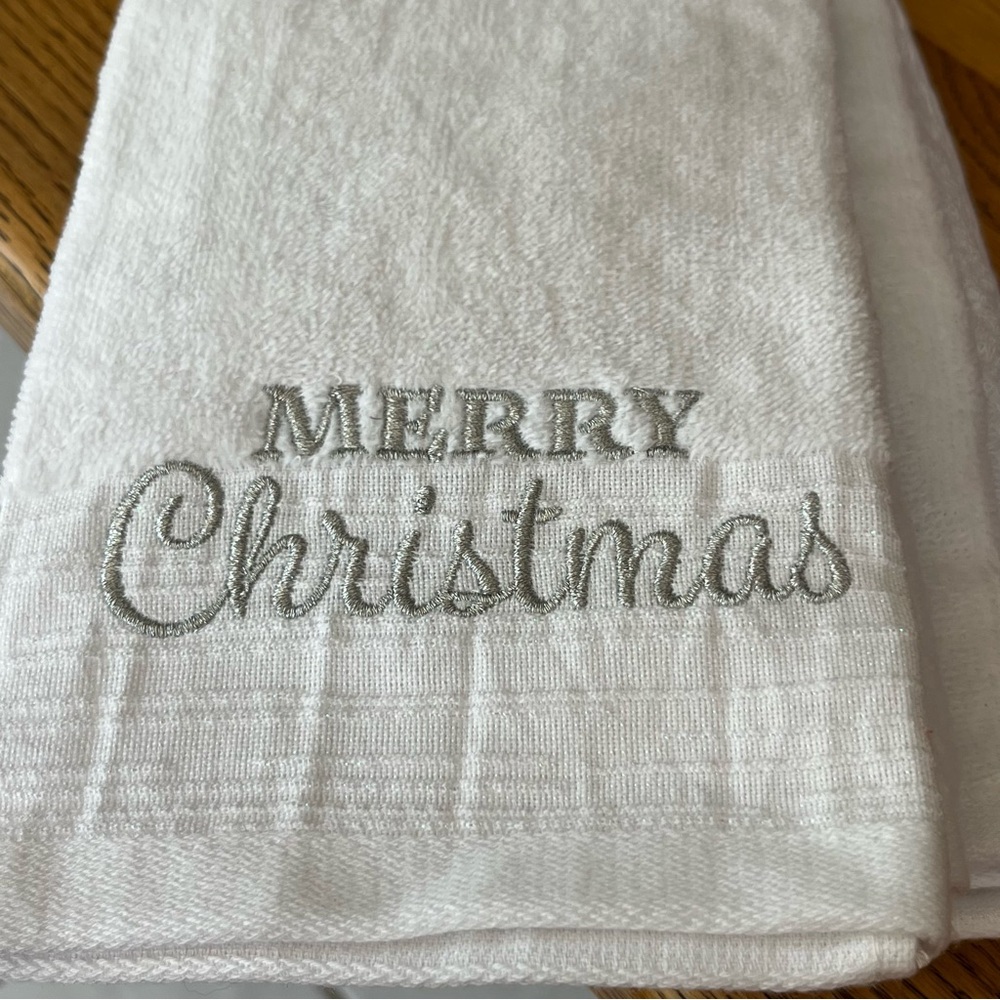 WHITE & SILVER CHRISTMAS HAND TOWELS